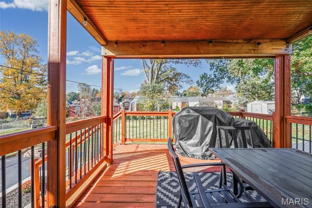 9135 Vasel Drive, St Louis, MO 63123