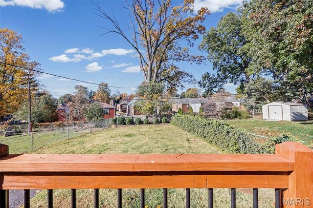 9135 Vasel Drive, St Louis, MO 63123