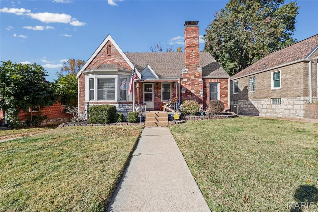 9135 Vasel Drive, St Louis, MO 63123
