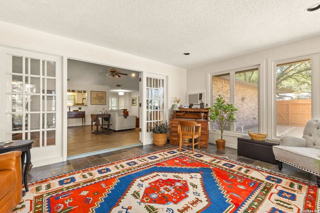 228 LONE OAK ST, Seguin, TX 78155