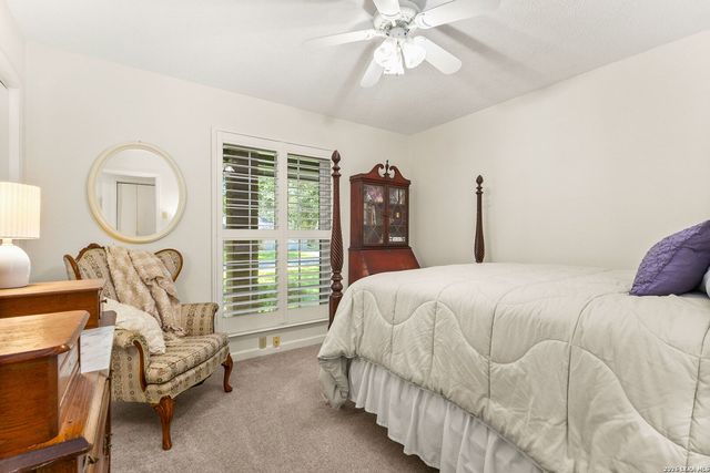 228 LONE OAK ST, Seguin, TX 78155