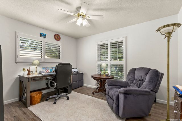 228 LONE OAK ST, Seguin, TX 78155