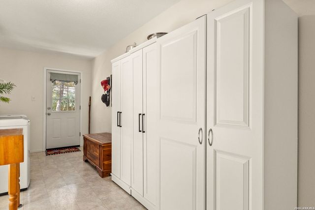 228 LONE OAK ST, Seguin, TX 78155