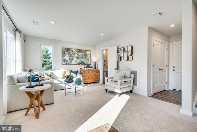 232 CHIANTI TER SE, Leesburg, VA 20175