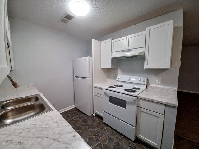 202 Oakmont Avenue C, Ladson, SC 29456