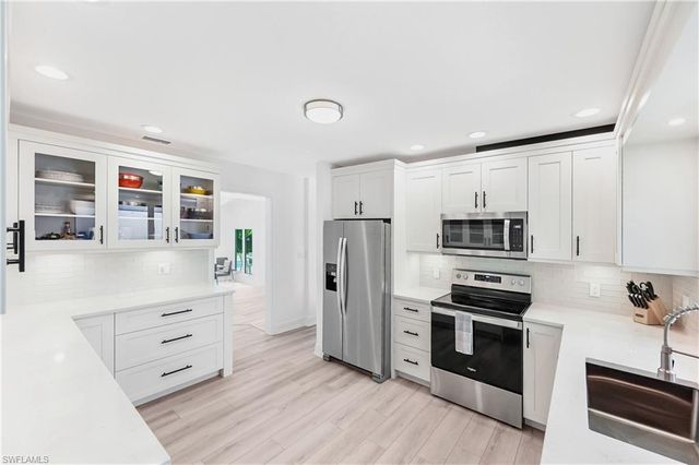 134 16th AVE S, Naples, FL 34102