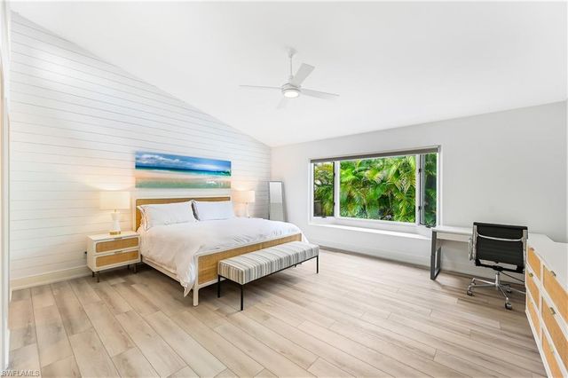 134 16th AVE S, Naples, FL 34102
