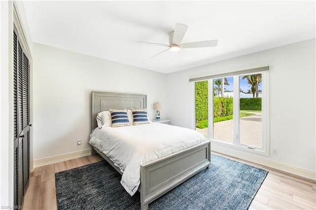 134 16th AVE S, Naples, FL 34102