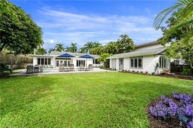 134 16th AVE S, Naples, FL 34102