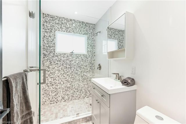 134 16th AVE S, Naples, FL 34102