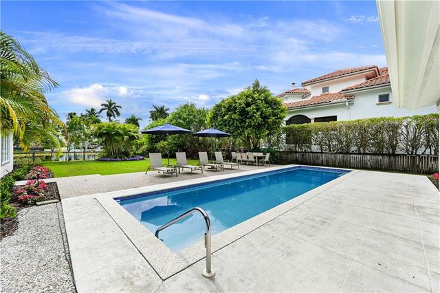 134 16th AVE S, Naples, FL 34102