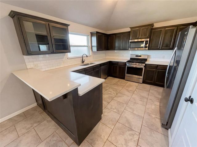 11017 NW 95th Street, Yukon, OK 73099