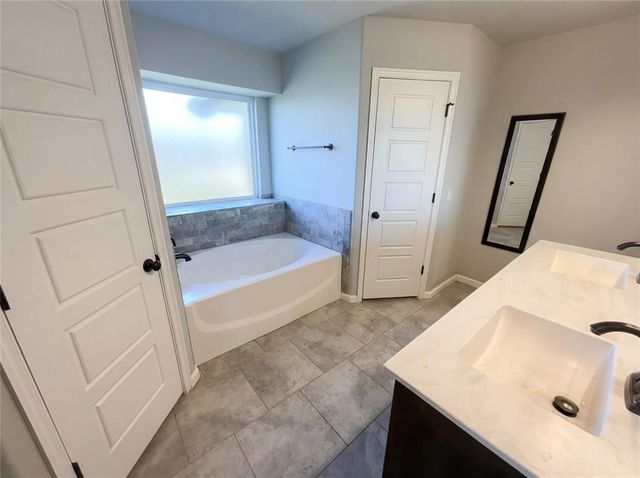 11017 NW 95th Street, Yukon, OK 73099