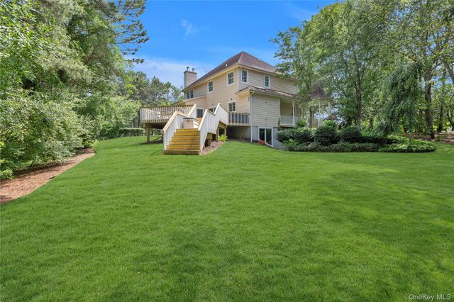 216 Landing Lane, Baiting Hollow, NY 11933
