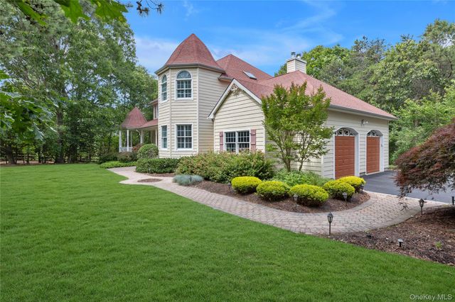 216 Landing Lane, Baiting Hollow, NY 11933