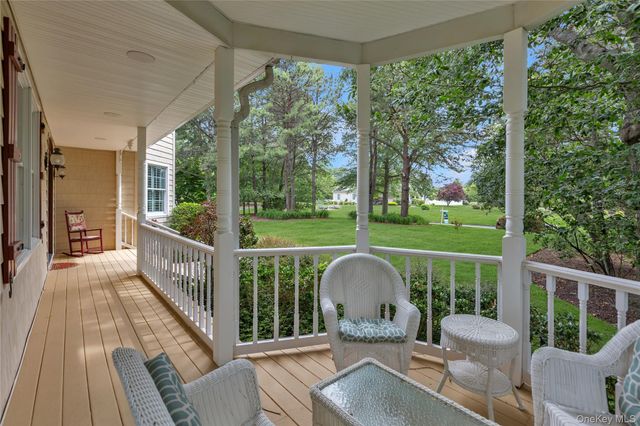 216 Landing Lane, Baiting Hollow, NY 11933