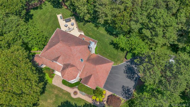 216 Landing Lane, Baiting Hollow, NY 11933
