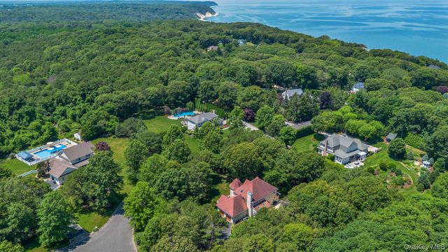 216 Landing Lane, Baiting Hollow, NY 11933