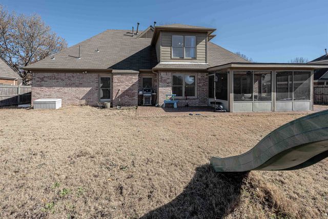 439 BOWLING BROOK DR, Collierville, TN 38017