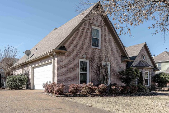 439 BOWLING BROOK DR, Collierville, TN 38017