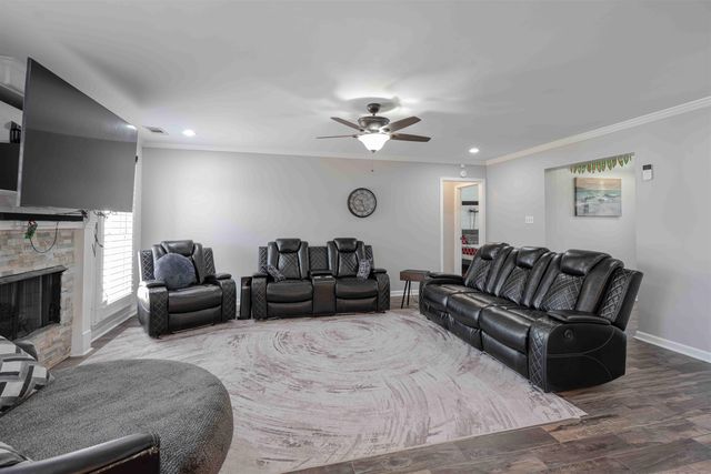 439 BOWLING BROOK DR, Collierville, TN 38017