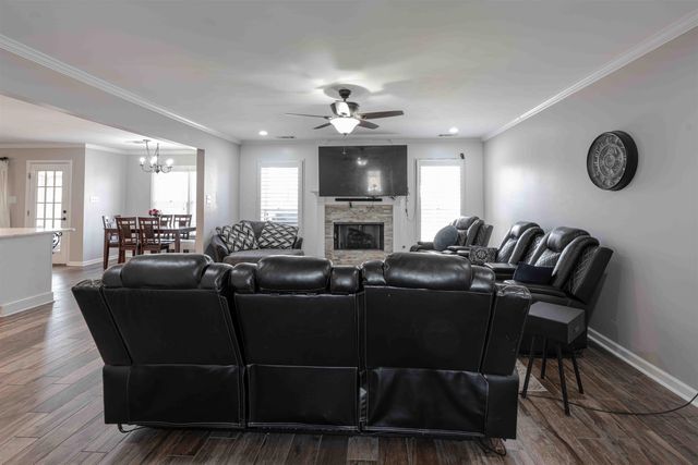 439 BOWLING BROOK DR, Collierville, TN 38017