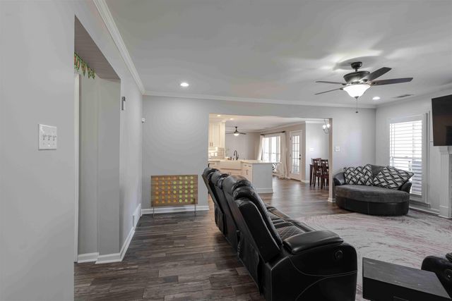 439 BOWLING BROOK DR, Collierville, TN 38017