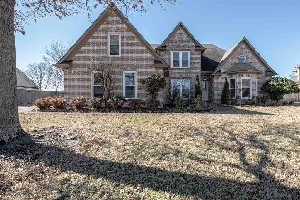 439 BOWLING BROOK DR, Collierville, TN 38017