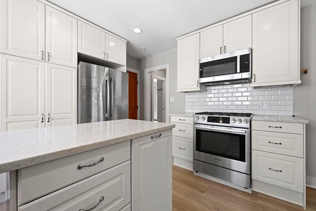 24 Cameron 2, Cambridge, MA 02140