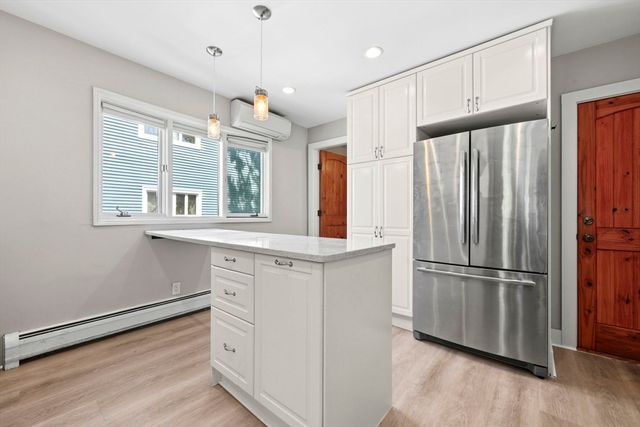 24 Cameron 2, Cambridge, MA 02140