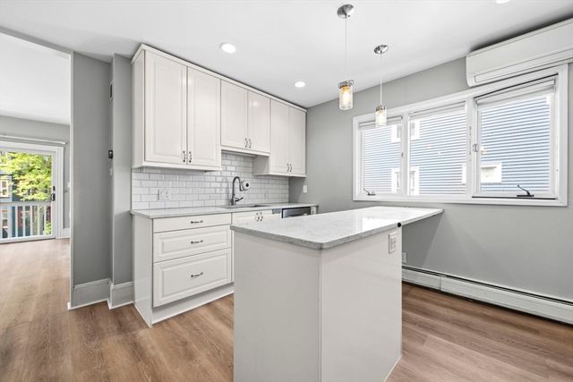 24 Cameron 2, Cambridge, MA 02140
