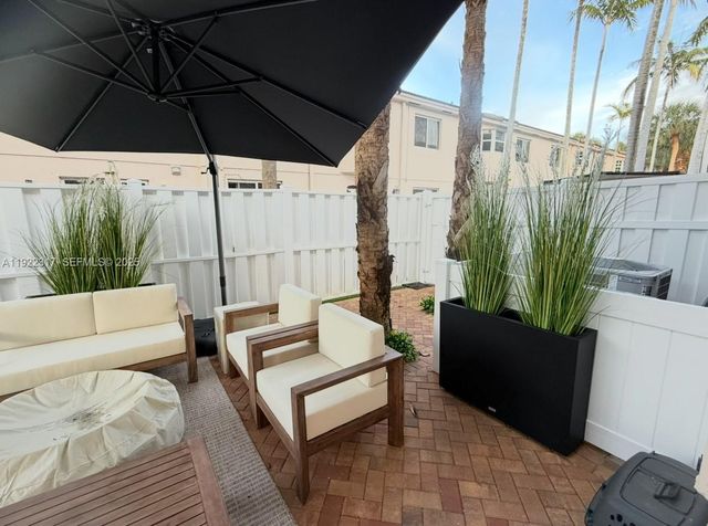 7775 NW 22nd Street 101, Pembroke Pines, FL 33024