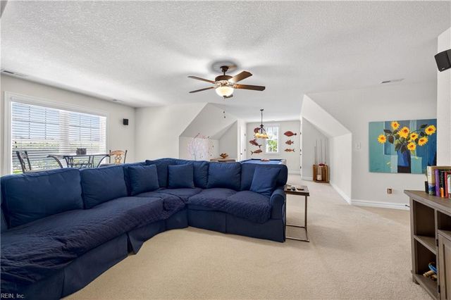 2836 Camarillo LN, Virginia Beach, VA 23456