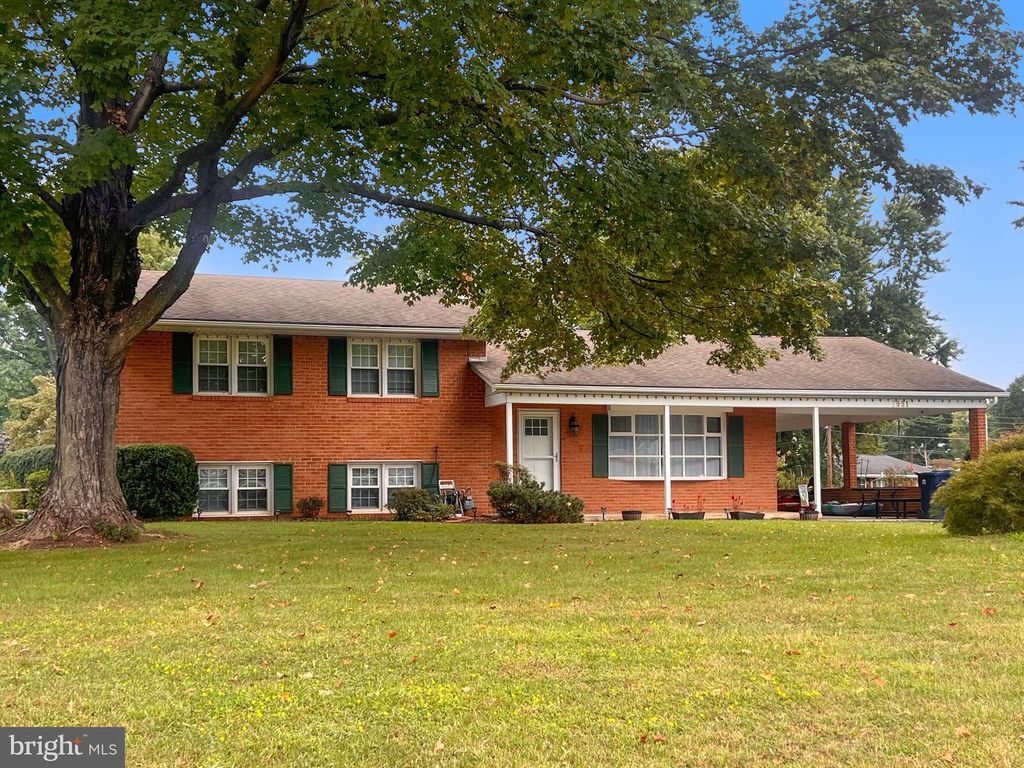 7951 YELLOW SPRINGS RD, Frederick, MD 21702