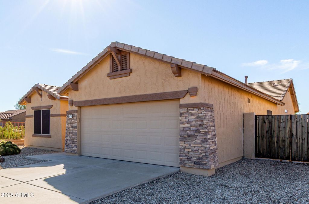 8174 S MOUNTAIN AIR Lane, Gold Canyon, AZ 85118 — photo 2