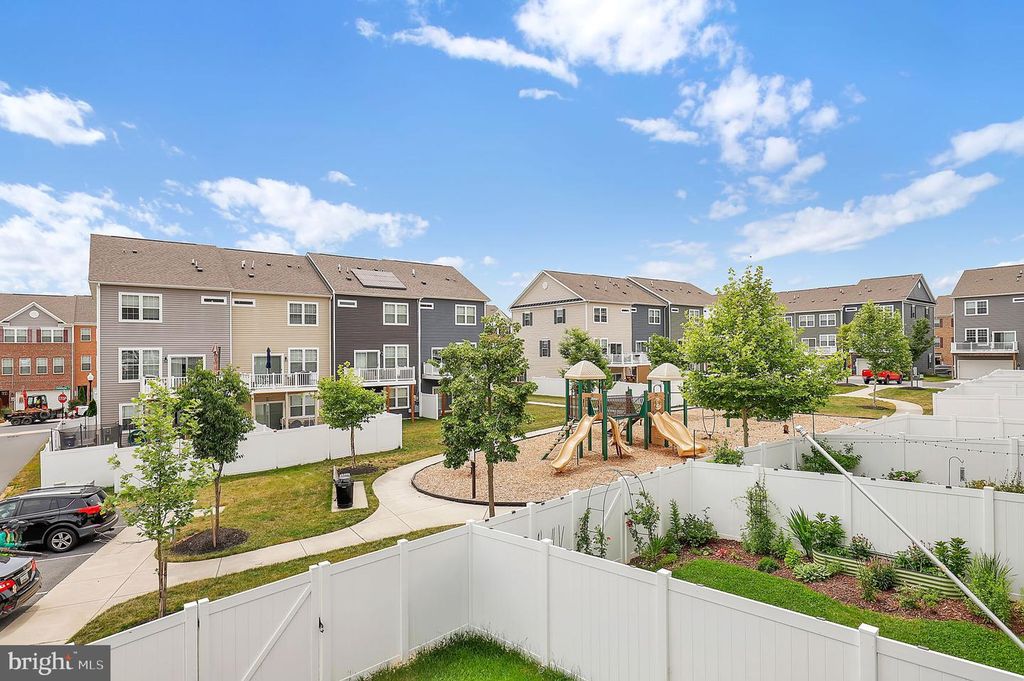 Image 14 of property listing at 5129 IRONSIDES DR, Frederick, MD 21703