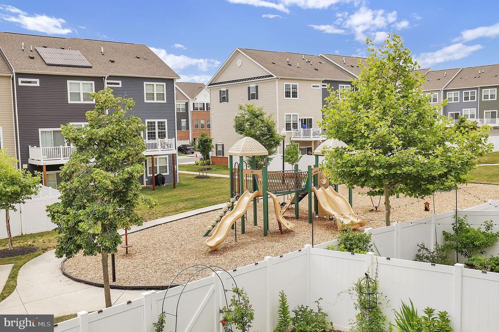 Image 29 of property listing at 5129 IRONSIDES DR, Frederick, MD 21703