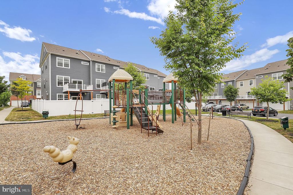 Image 31 of property listing at 5129 IRONSIDES DR, Frederick, MD 21703