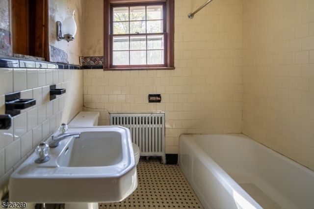 65 Hillcrest Rd, Warren Twp., NJ 07059