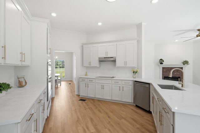 339 Woodstone Dr., Hattiesburg, MS 39402
