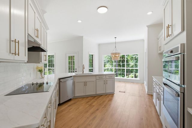 339 Woodstone Dr., Hattiesburg, MS 39402