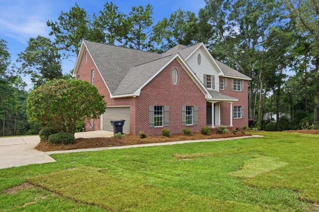 339 Woodstone Dr., Hattiesburg, MS 39402