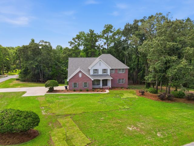 339 Woodstone Dr., Hattiesburg, MS 39402