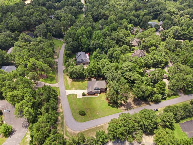 339 Woodstone Dr., Hattiesburg, MS 39402