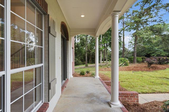 339 Woodstone Dr., Hattiesburg, MS 39402