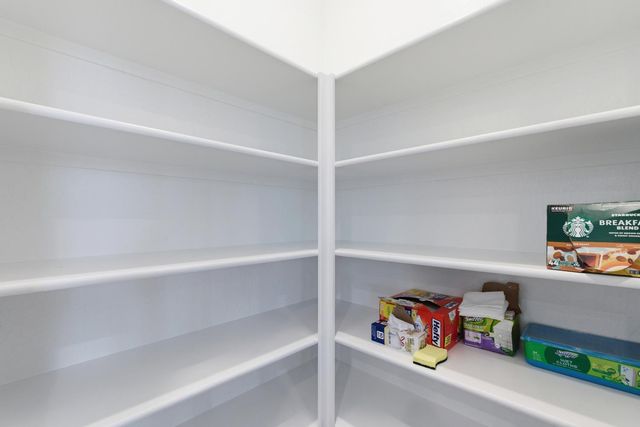 997 Pioneer Drive W, Madera, CA 93636