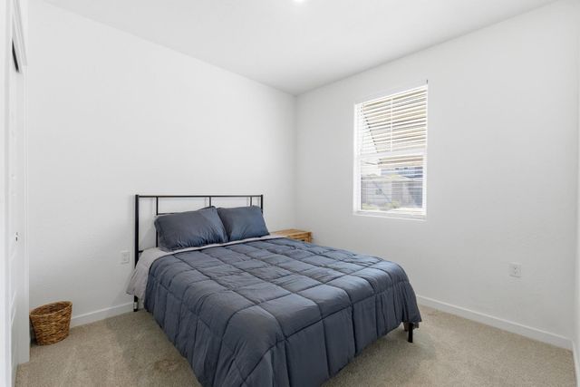 997 Pioneer Drive W, Madera, CA 93636