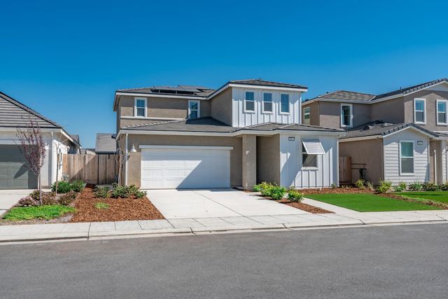 997 Pioneer Drive W, Madera, CA 93636