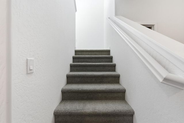 997 Pioneer Drive W, Madera, CA 93636