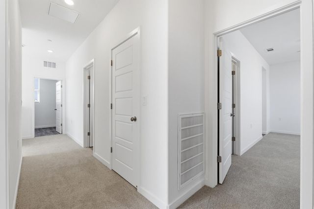 997 Pioneer Drive W, Madera, CA 93636